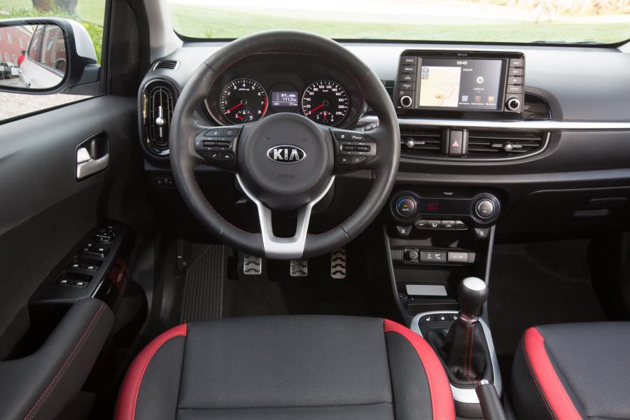 Интерьер Kia Picanto GT Line 5-Door 2017 года  (WW) (фото 11 из 45)